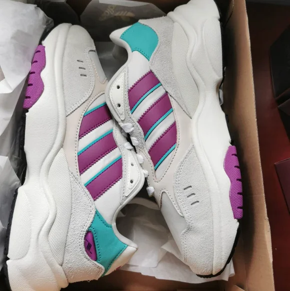 adidas gazelle silver green womens Adidas Retropy F90 White/Black/Blue/Grey  Tamam Mauritius